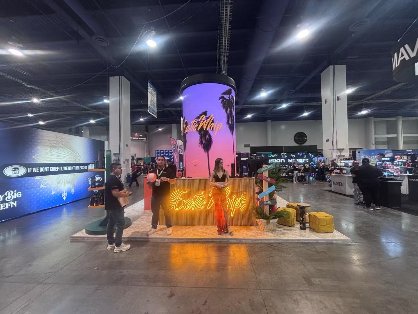 Exotic Whip stand at TPE