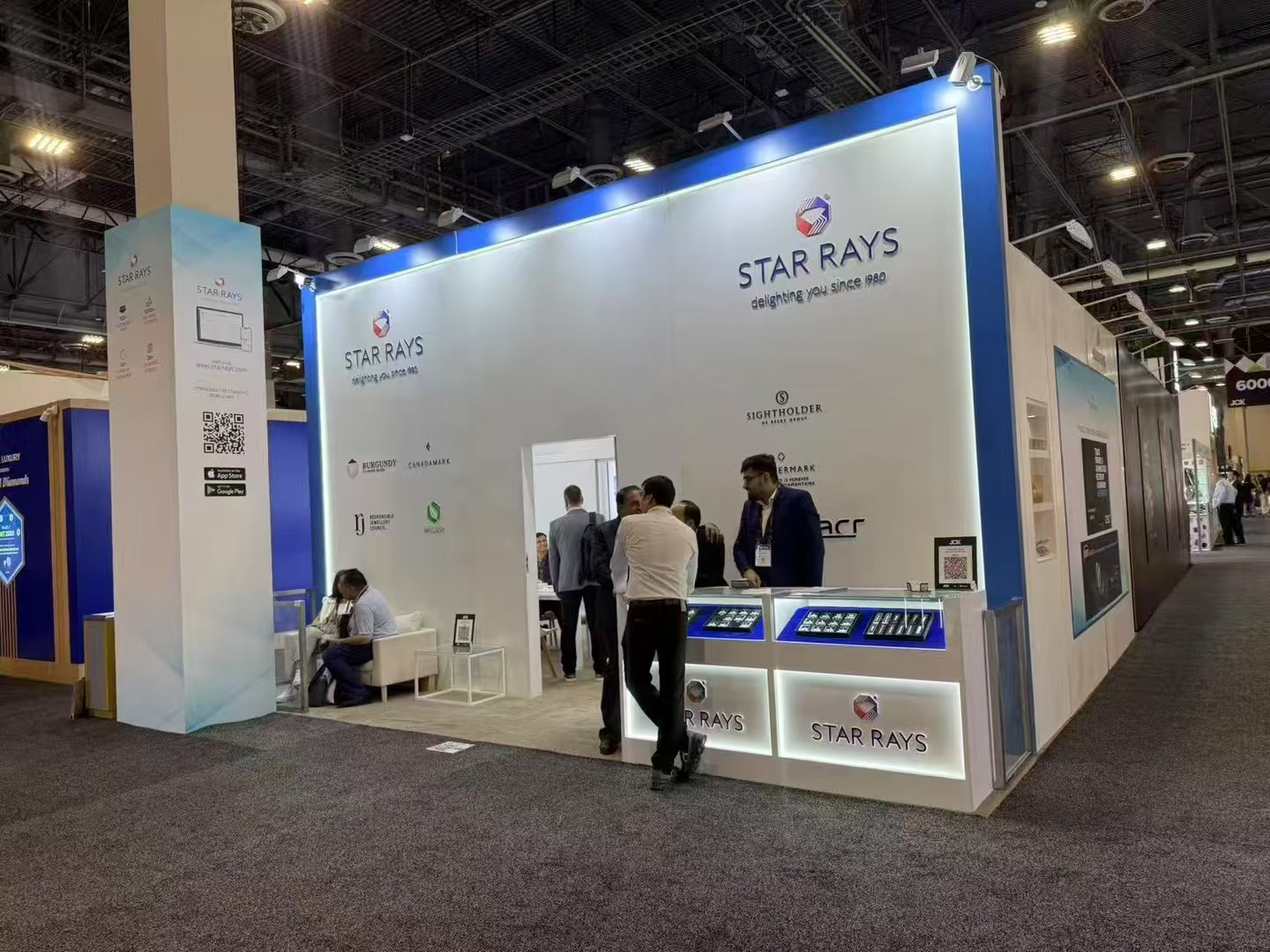Star Rays stand at JCK