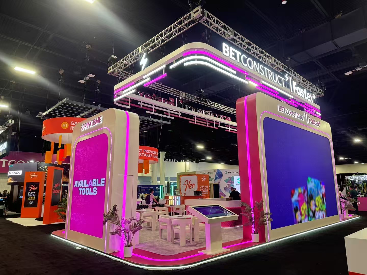 A custom ET EXPO trade show booth built for an exhibitor on the show floor