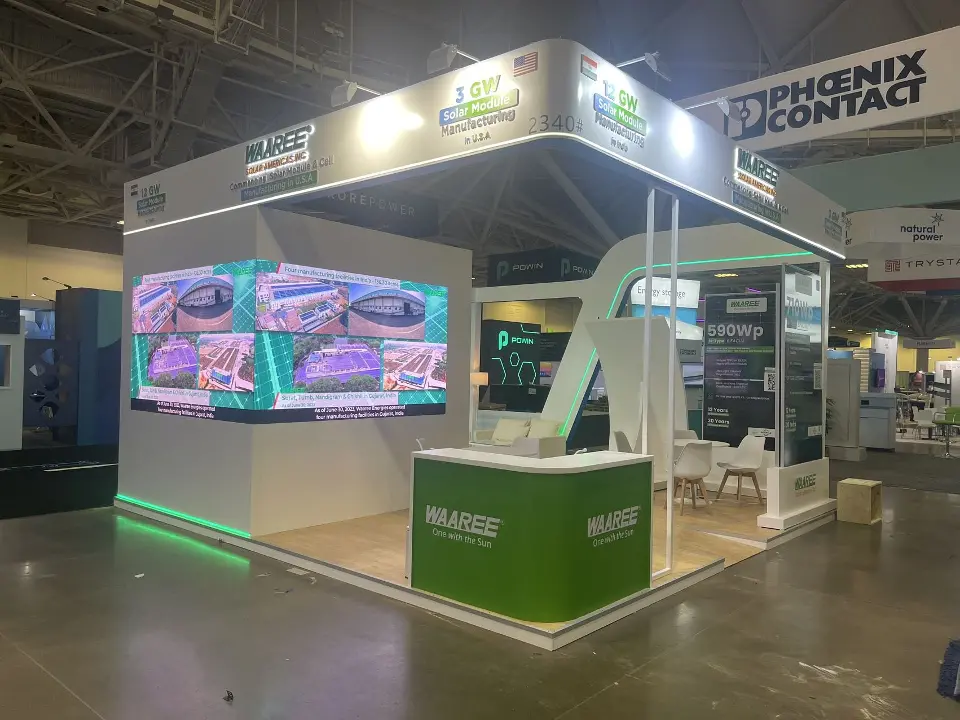 Wide view with video screen, green WAAREE counter and lit header