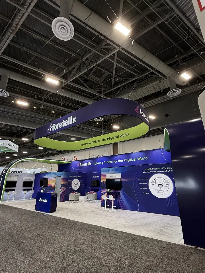 Ring and booth walls seen from the corner in portrait view