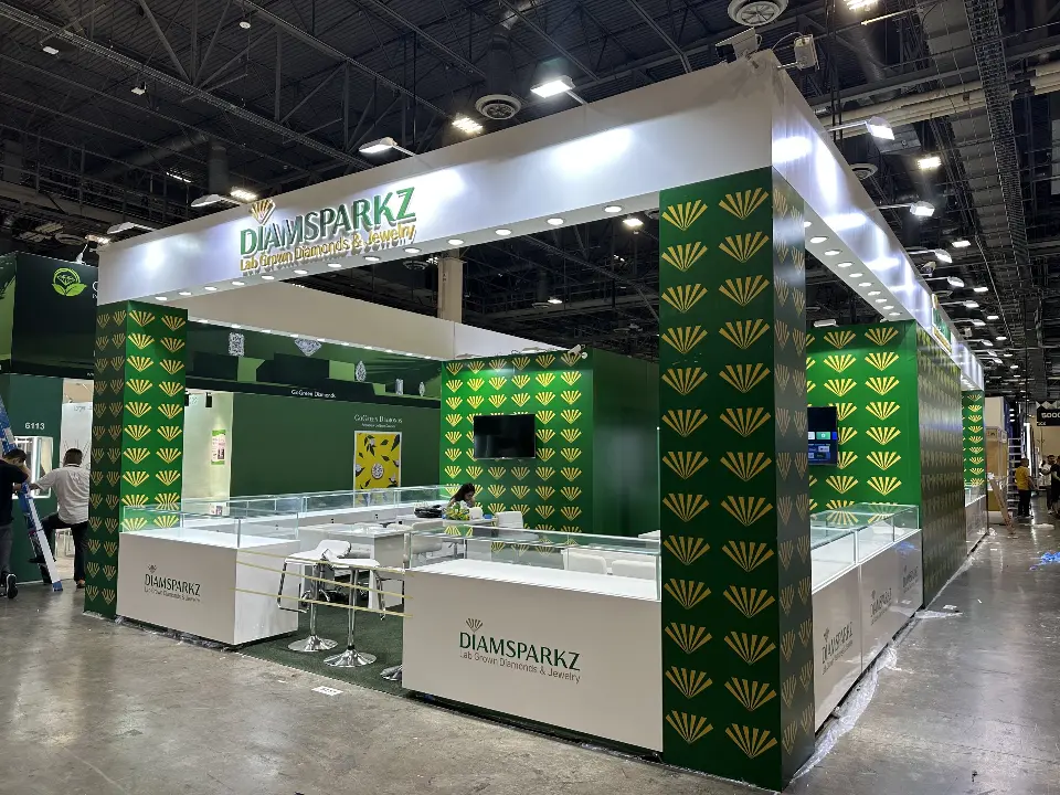 Header lettering, wall screen and showcases seen from the front aisle