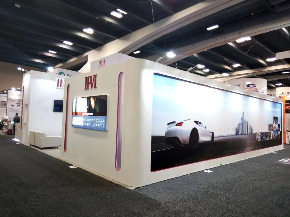 Back wall view with skyline and car graphics and a small wall screen