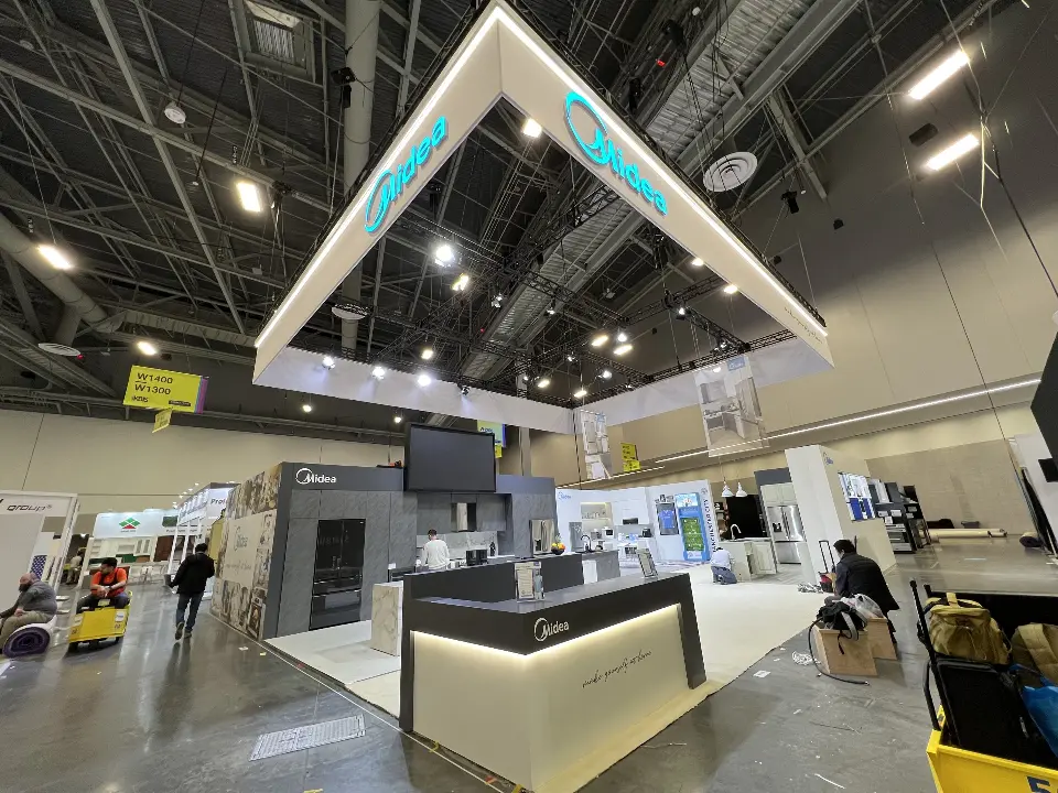 Front view under the suspended frame with the lit counter in place
