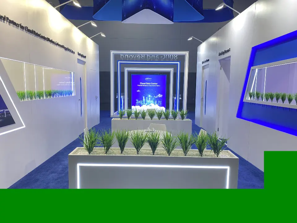 Centred view of the portal, grass planter and InnoLight logo counter