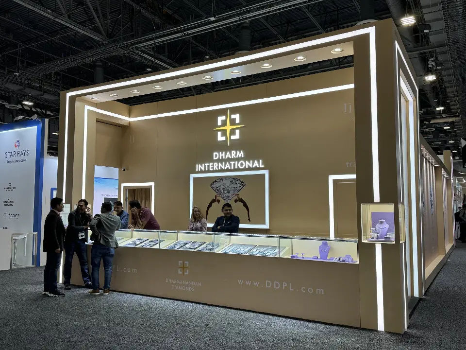 Front view of beige portal frames with lit edges and glass jewelry showcases